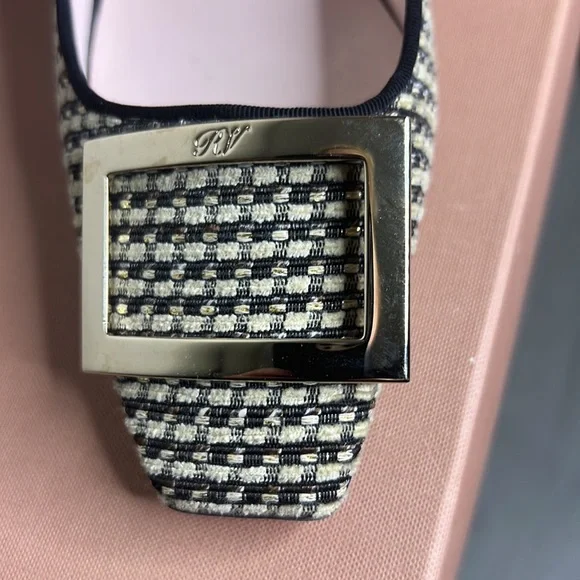 New With Tags Roger Vivier Pumps in fabric size 39 1/2 - Picture 10 of 10